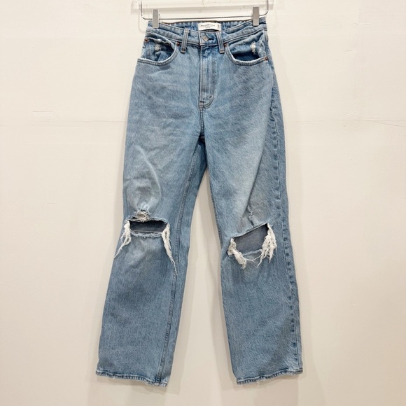 Abercrombie & Fitch The ‘90s Relaxed Jean High Rise Curve Love Size 25 / 0 Short - Picture 1 of 7